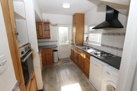 4 bedroom semi-detached house to rent, Langham Gardens, North Wembley