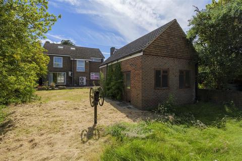 4 bedroom detached house for sale, Canterbury Road, Faversham