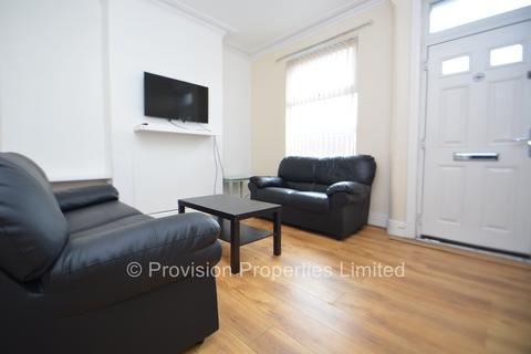 4 bedroom terraced house to rent, Harold Terrace, Hyde Park LS6