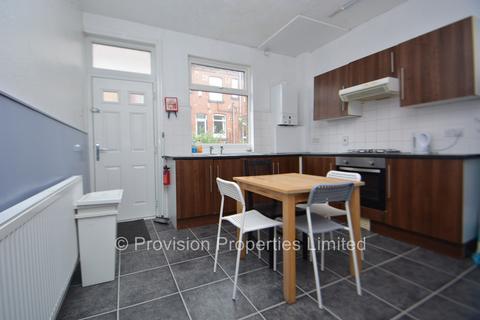 4 bedroom terraced house to rent, Harold Terrace, Hyde Park LS6