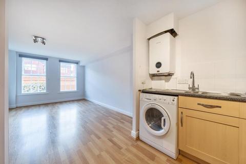 2 bedroom apartment to rent, Florey Gardens,  Aylesbury,  HP20