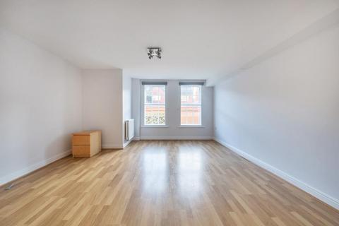 2 bedroom apartment to rent, Florey Gardens,  Aylesbury,  HP20
