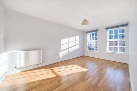 2 bedroom apartment to rent, Florey Gardens,  Aylesbury,  HP20
