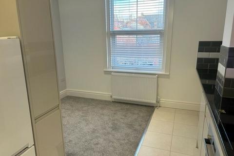 2 bedroom flat to rent, REF: 10914 | Biling Road | Northampton | NN1