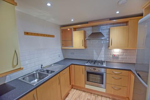 2 bedroom apartment to rent, Hampton Court Way, Widnes, WA8 3EF