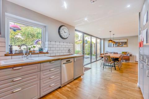 4 bedroom detached house for sale - Smarts Heath Road, Woking, Surrey