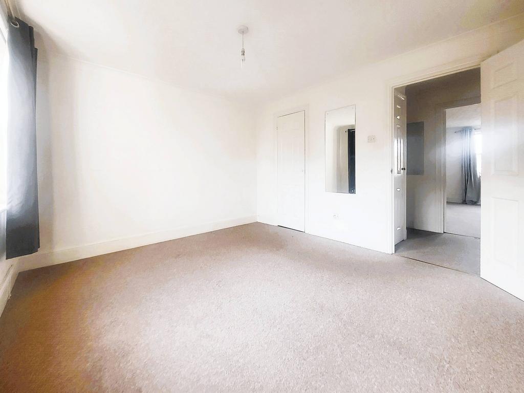 Bloomsbury Place, London SW18 1 bed apartment to rent £1,400 pcm (£