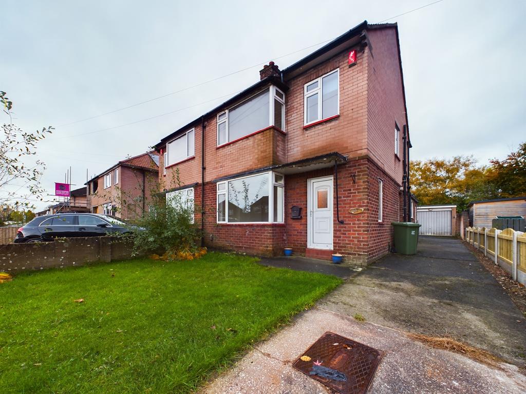 Dunmail Drive, Carlisle, CA2 3 bed semidetached house £825 pcm (£190 pw)