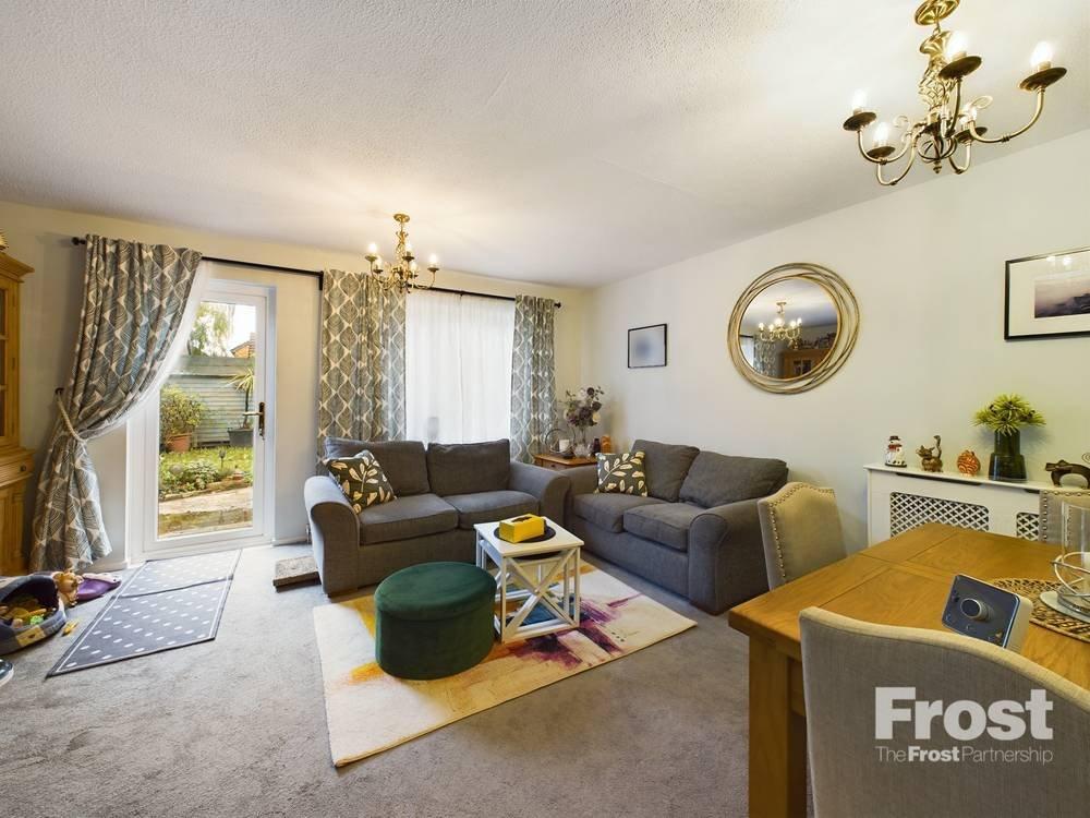 Foxwood Close, Feltham, TW13 3 bed end of terrace house for sale £450,000