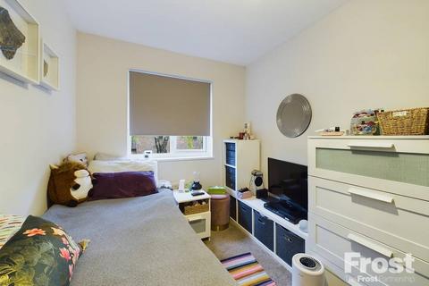 68 Foxwood Close, Feltham, TW13 7DL