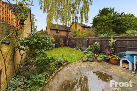 68 Foxwood Close, Feltham, TW13 7DL