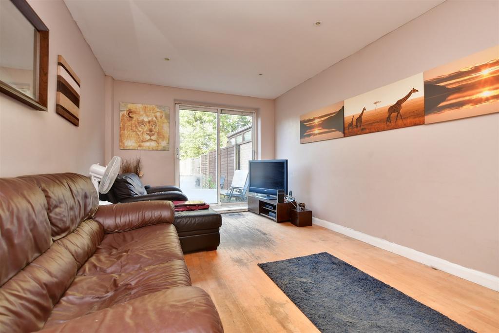 Haroldslea Drive, Horley, Surrey 3 bed semidetached house for sale £