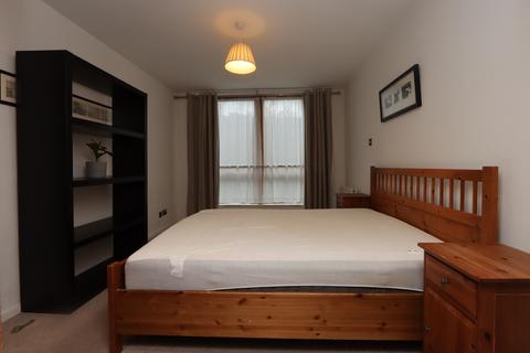 2 bedroom flat to rent, Gardner's Crescent, Edinburgh EH3