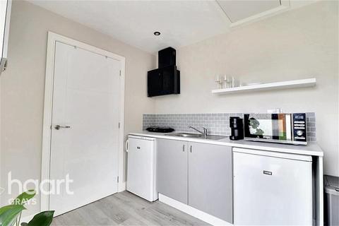 1 bedroom flat to rent, Drake Road, RM16