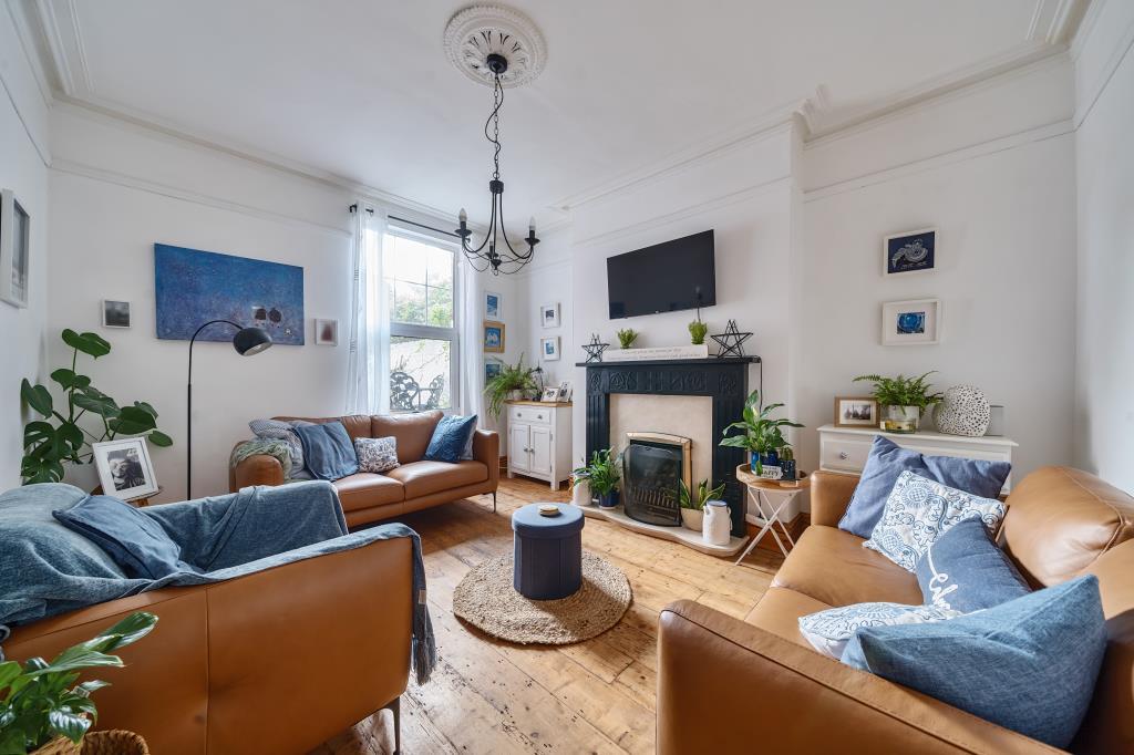 Fosterville Crescent, Abergavenny, NP7 4 bed terraced house for sale
