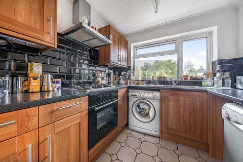28 Model Farm Close, London, SE9 4DR