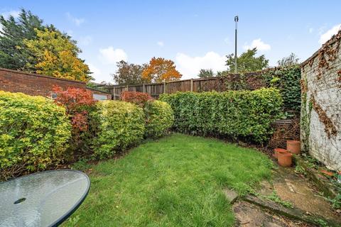 28 Model Farm Close, London, SE9 4DR