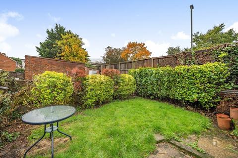 28 Model Farm Close, London, SE9 4DR