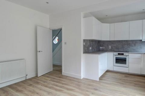 3 bedroom semi-detached house for sale - Broom Leys Road, Coalville , Coalville, Leicestershire, LE67 4DA