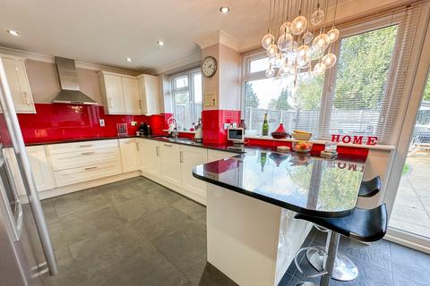 1 Poulcott, Wraysbury, Staines, TW19 5DN