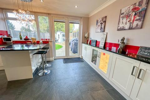 1 Poulcott, Wraysbury, Staines, TW19 5DN