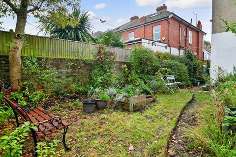 2 bedroom ground floor flat for sale, Valencia Road, Worthing, West Sussex