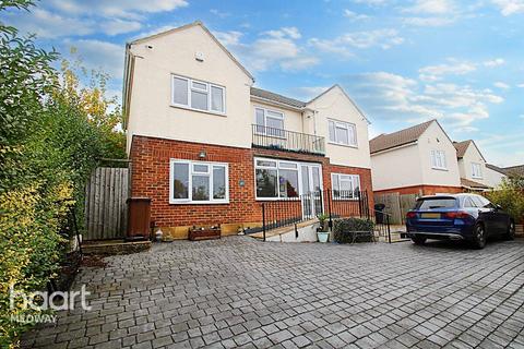 4 bedroom detached house for sale - Gravesend Road, Rochester