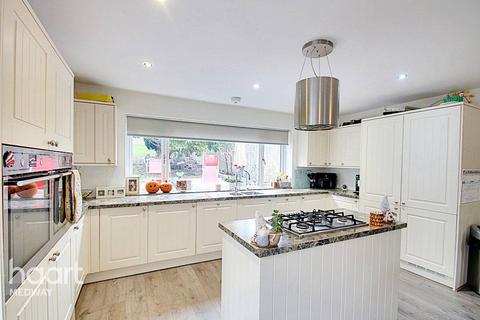 4 bedroom detached house for sale, Gravesend Road, Rochester