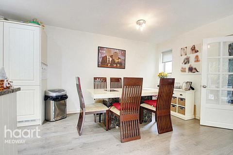 48 Gravesend Road, Rochester, ME2 3PJ