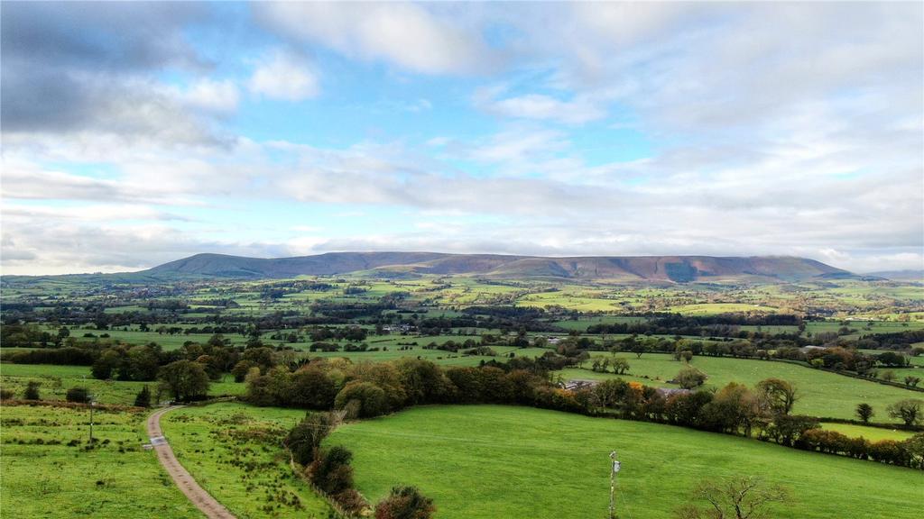 Thornley Road, Chaigley, Clitheroe, Lancashire, BB7 5 bed detached