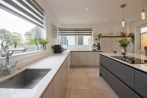 2 Baxter Green, Bramcote, Nottingham, NG9 3TB