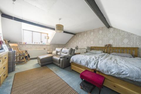 16 Bridge Street, Knighton, LD7 1BT