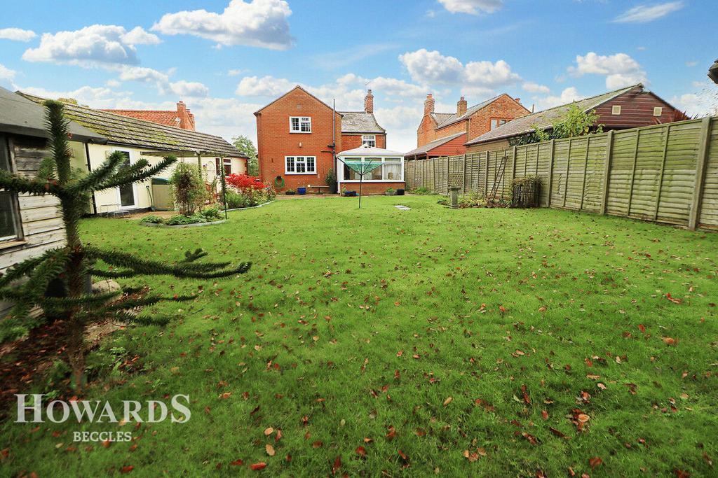 Pit Road, Burgh St Peter 4 bed detached house for sale £450,000
