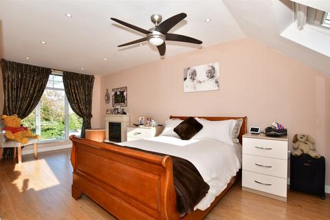 57 Caspian Way, Swanscombe, DA10 0LD