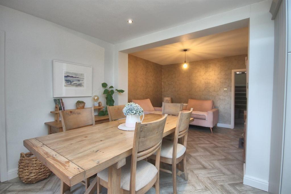 Living Dining Area