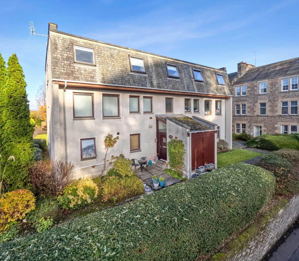 Laighill Court, Dunblane, Stirlingshire, FK15 0AS 3 bed for