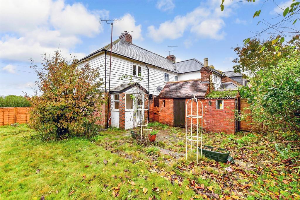 Weald North, Smarden, Ashford, Kent 2 bed cottage for sale £300,000