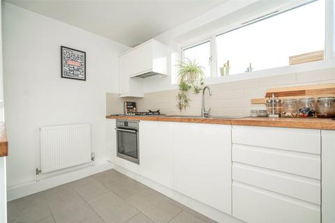 2 bedroom apartment for sale, Barnard Hill, London, N10