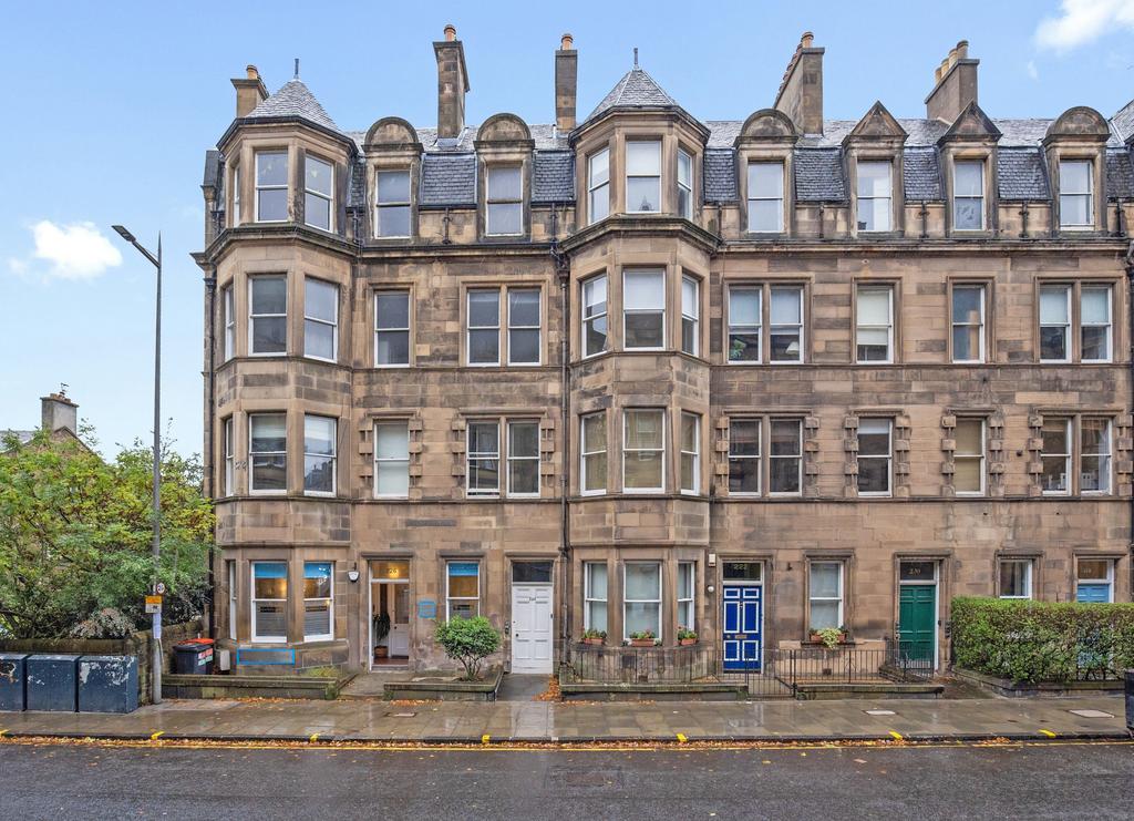 224/2 Bruntsfield Place, Edinburgh, EH10 4DE 4 bed flat for sale £475,000