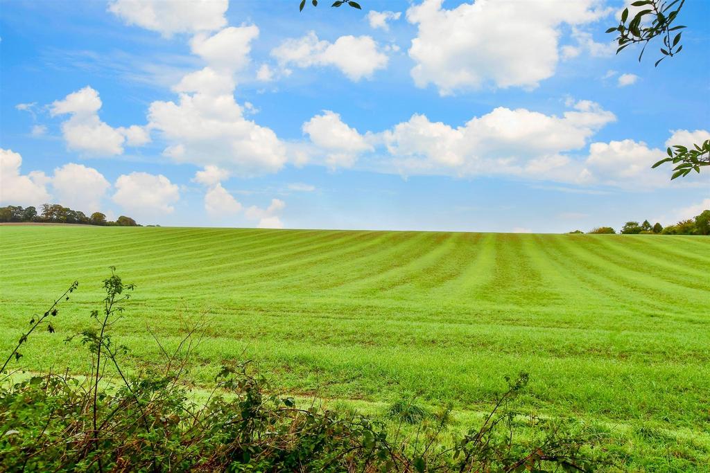 Alban Crescent, Farningham, Nr... 2 bed for sale £230,000