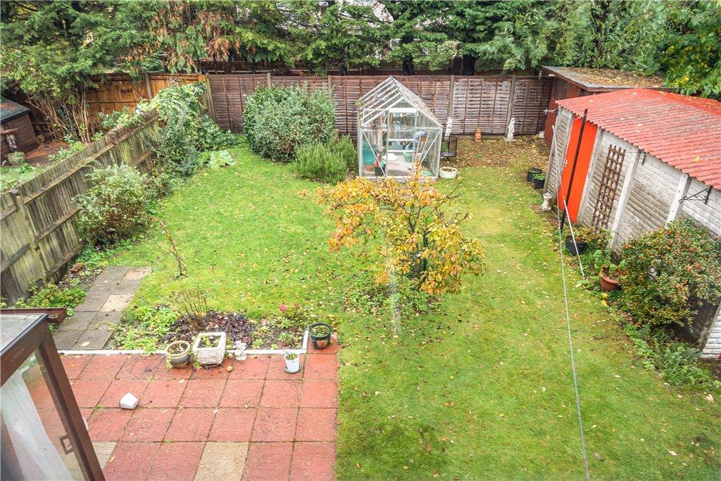 Fleet, Hampshire GU51 3 bed semidetached house for sale £455,000