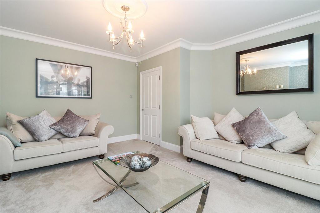 Devereux Drive, Cassiobury, Watford, Herts, WD17 5 bed detached house