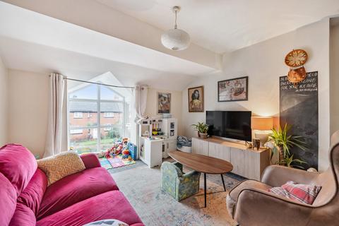 2 bedroom flat for sale - Dib Lane, Oakwood, Leeds, LS8