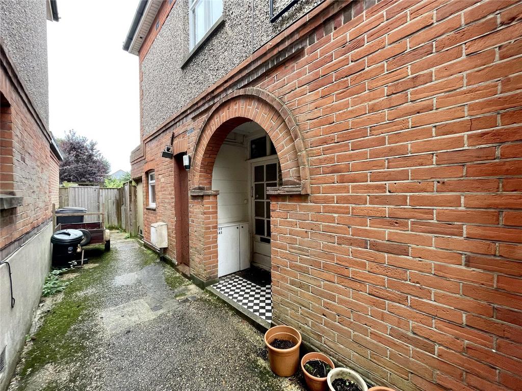 Norton Road, Bournemouth, BH9 2 bed apartment £1,250 pcm (£288 pw)
