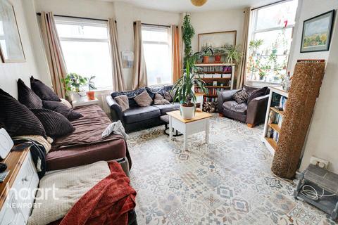 3 bedroom end of terrace house for sale, Dolphin Street, Newport