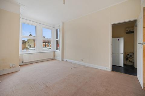 2 bedroom flat for sale - Warwick Road, N11