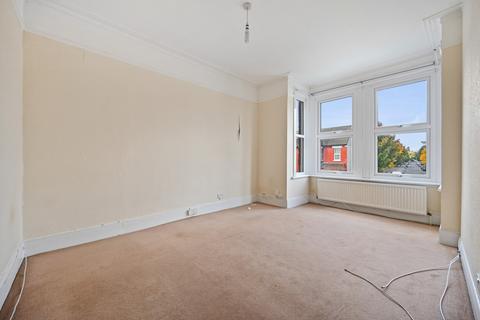 2 bedroom flat for sale - Warwick Road, N11