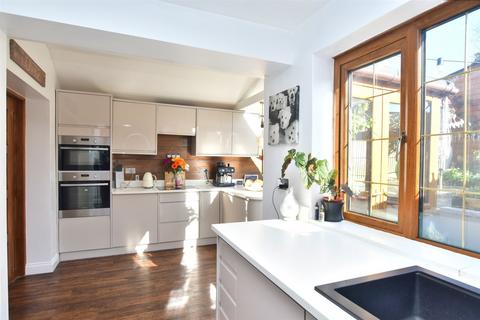 4 bedroom terraced house for sale - Bevendean Crescent, Brighton, East Sussex
