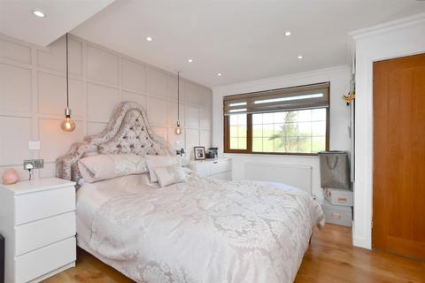 154 Bevendean Crescent, Brighton, BN2 4RD