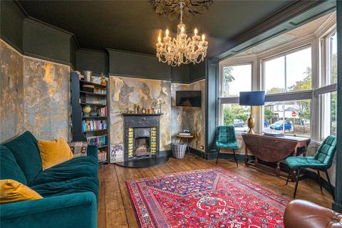 9b Prittlewell Square, Southend-on-sea, SS1 1DW